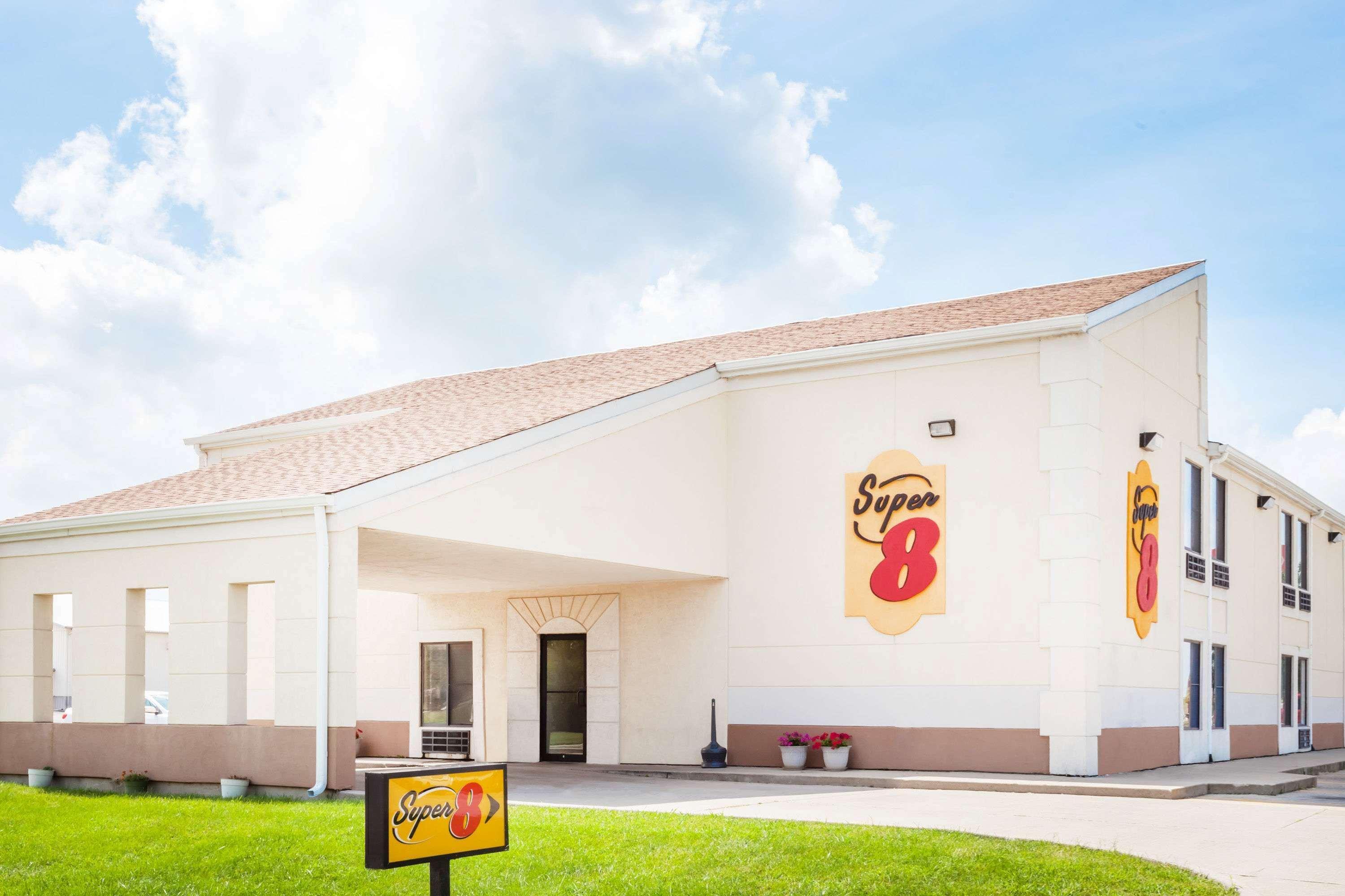 Super 8 By Wyndham Lincoln Ξενοδοχείο Εξωτερικό φωτογραφία
